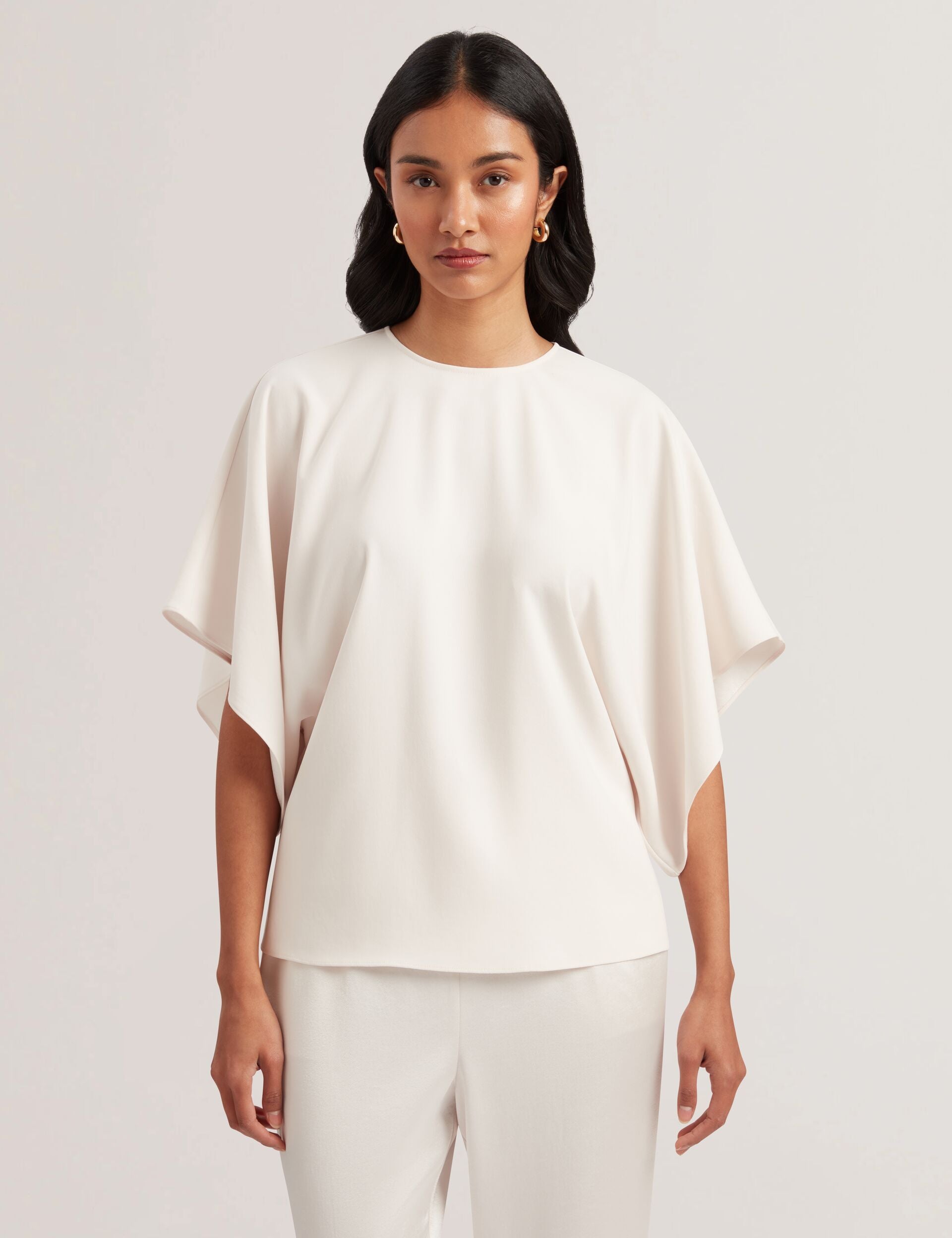 Haut Asymétrique Batwing BEBE - Taille S - Noir - Neuf Avec étiquettes (NWT)