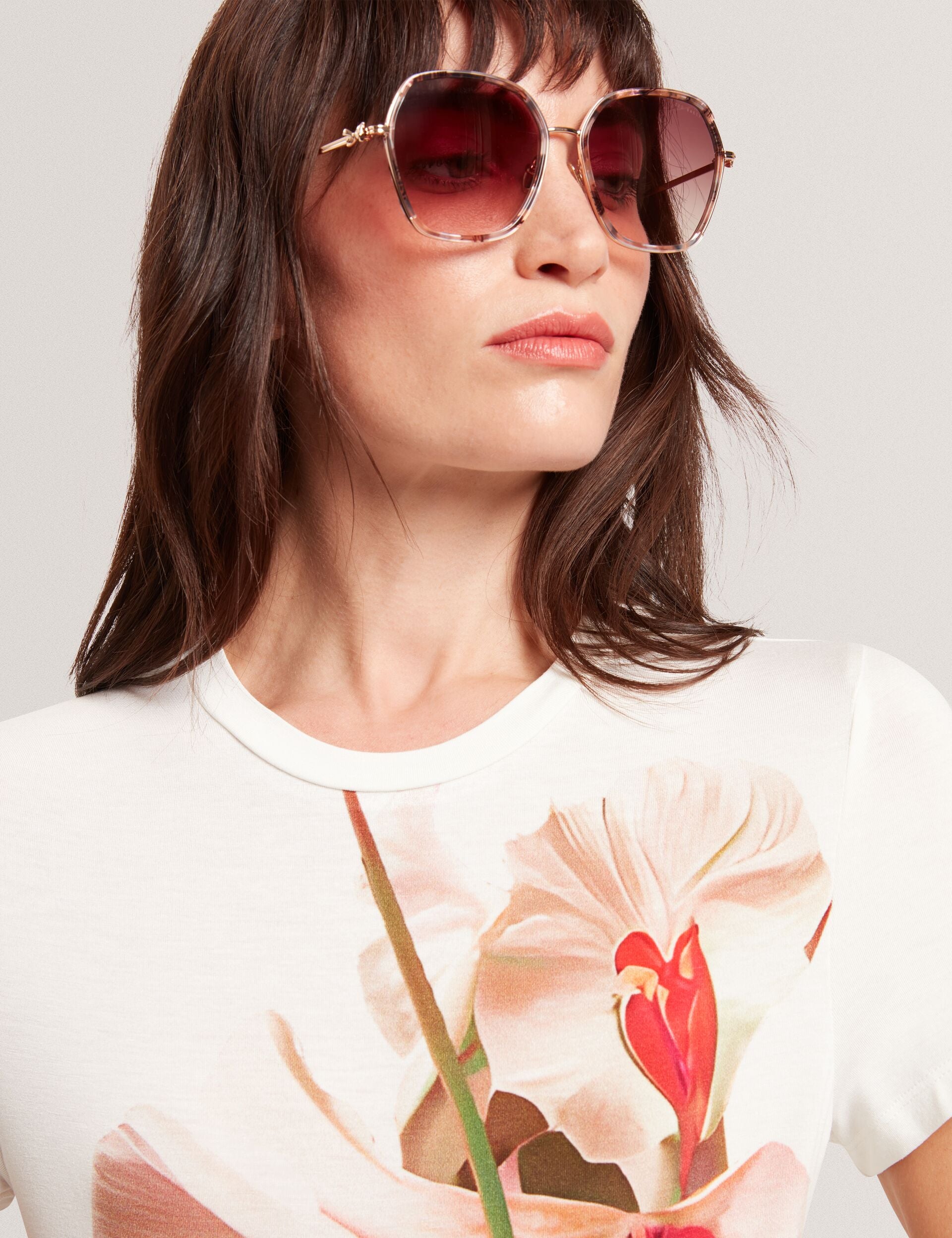 Ted Baker Stylish Pink Sunglasses Discover Ted Baker eyewear: where classic design meets  main image 4