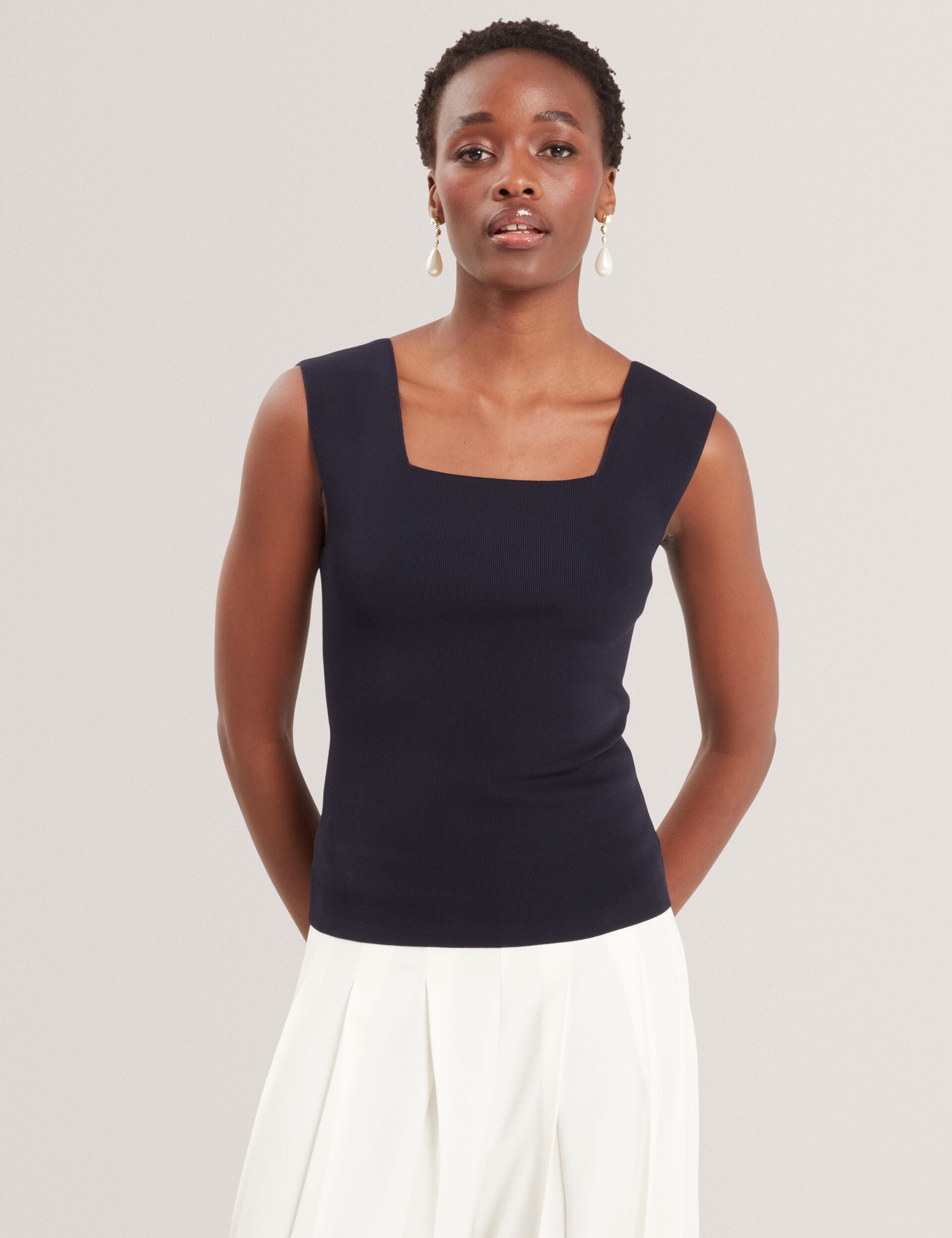 Binkkii Square Neck Sleeveless Knitted Top Navy