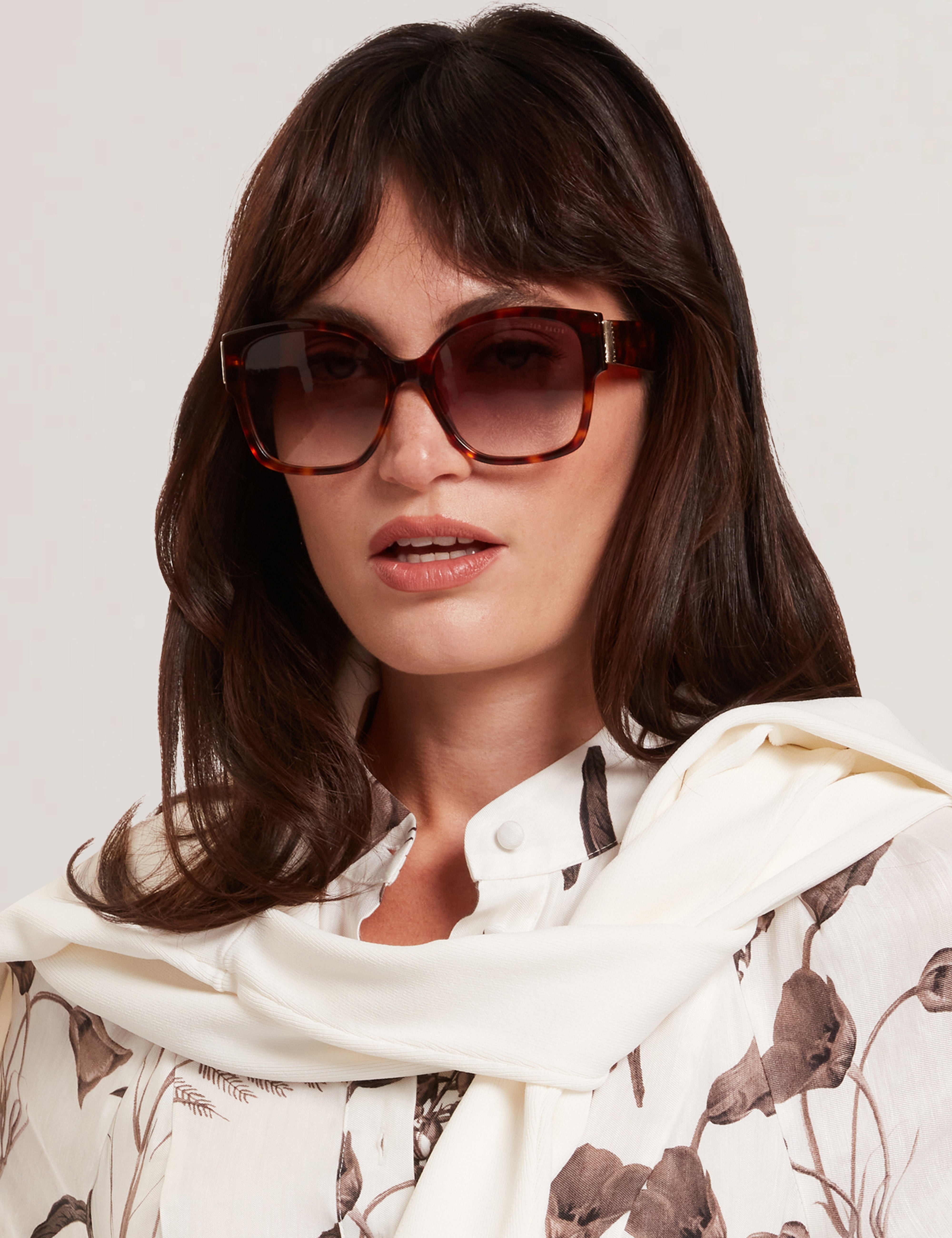Oversized Square Hardware Detail Sunglasses | Linia | Ted  display picture 1