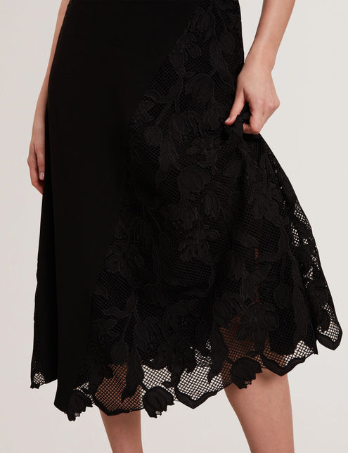 SLEEVELESS LACE APPLIQUE MIDI DRESS | BLACK
