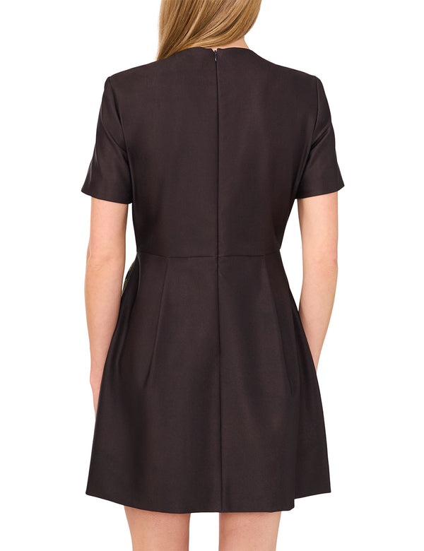 SHORT SLEEVE FLORAL PLEATED MINI DRESS | BLACK