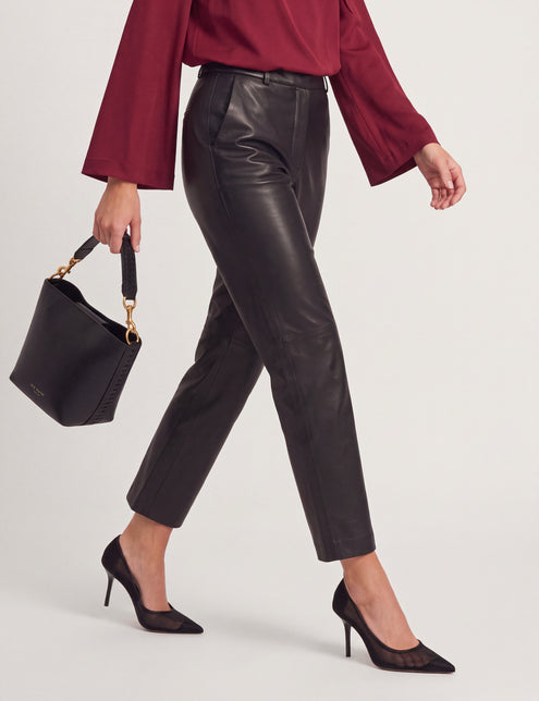 LYNDINA | BLACK