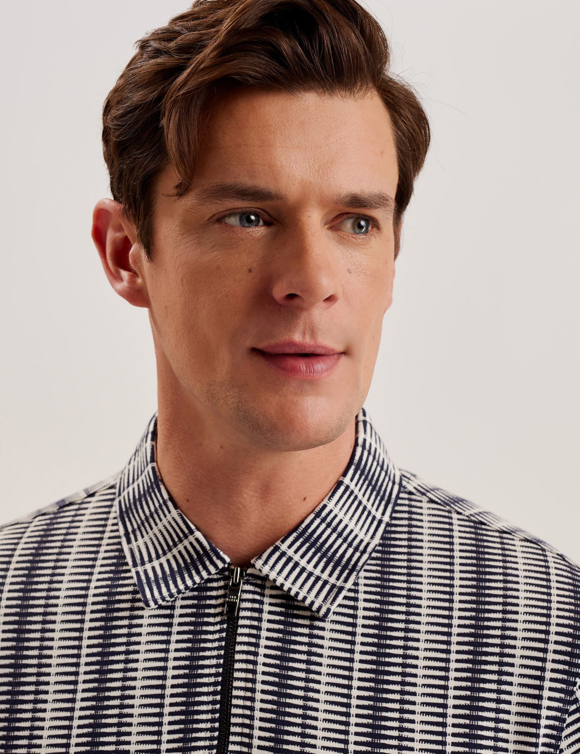 トップス ERNEST W. BAKER PIN STRIPE POLO Dark Blue Textured Stripe Open Neck Knitted Polo Shirt | Ruzza