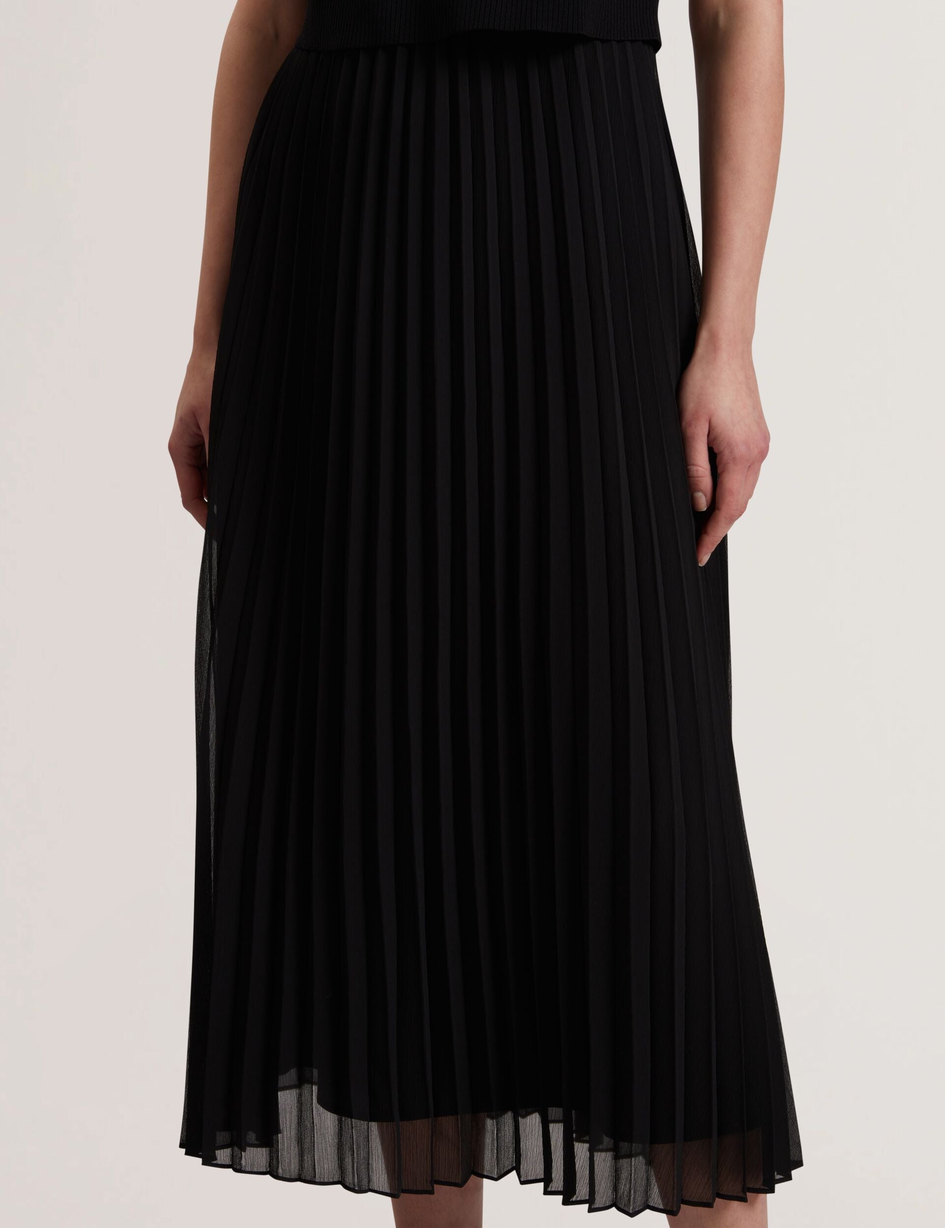 LARNAHH | Black LARNAHH | Black
