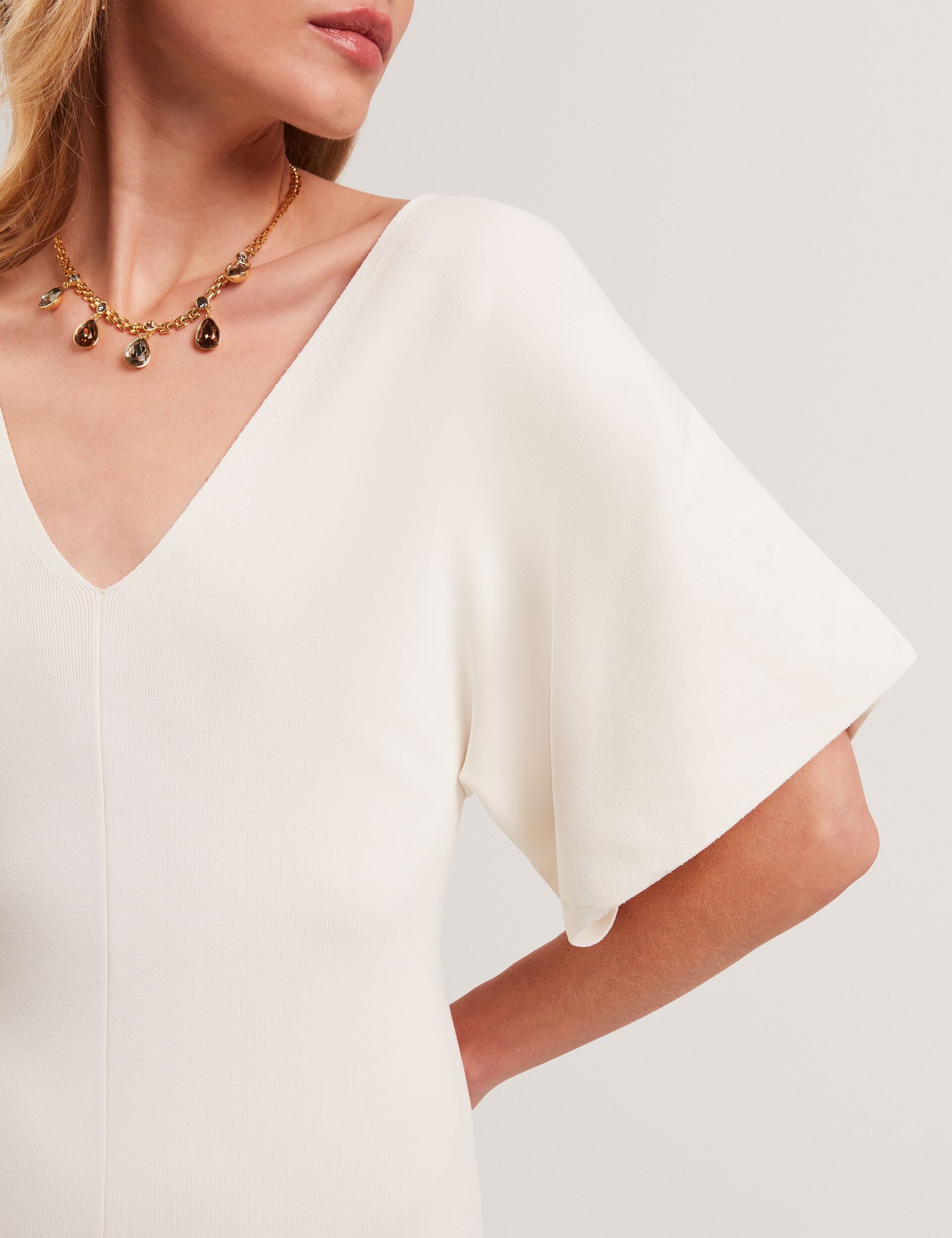 REBEXXA - Wide Sleeve Knitted Bodycon Midi Dress REBEXXA - Wide Sleeve Knitted Bodycon Midi Dress