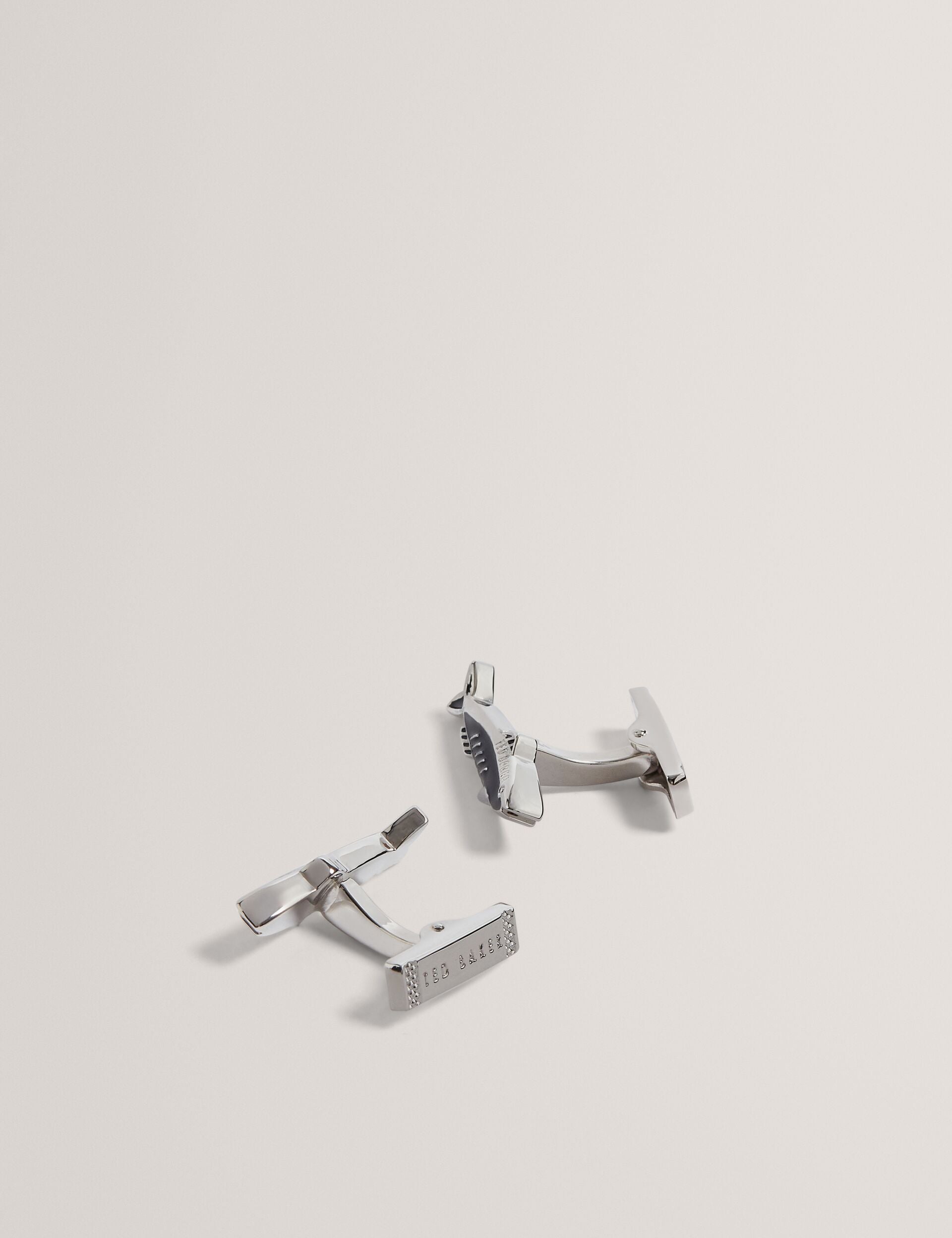 キングベイビー/FDL Relic Cufflinks Silver Fish Shape Branded Metal Cufflinks | Kippper | Ted Baker US