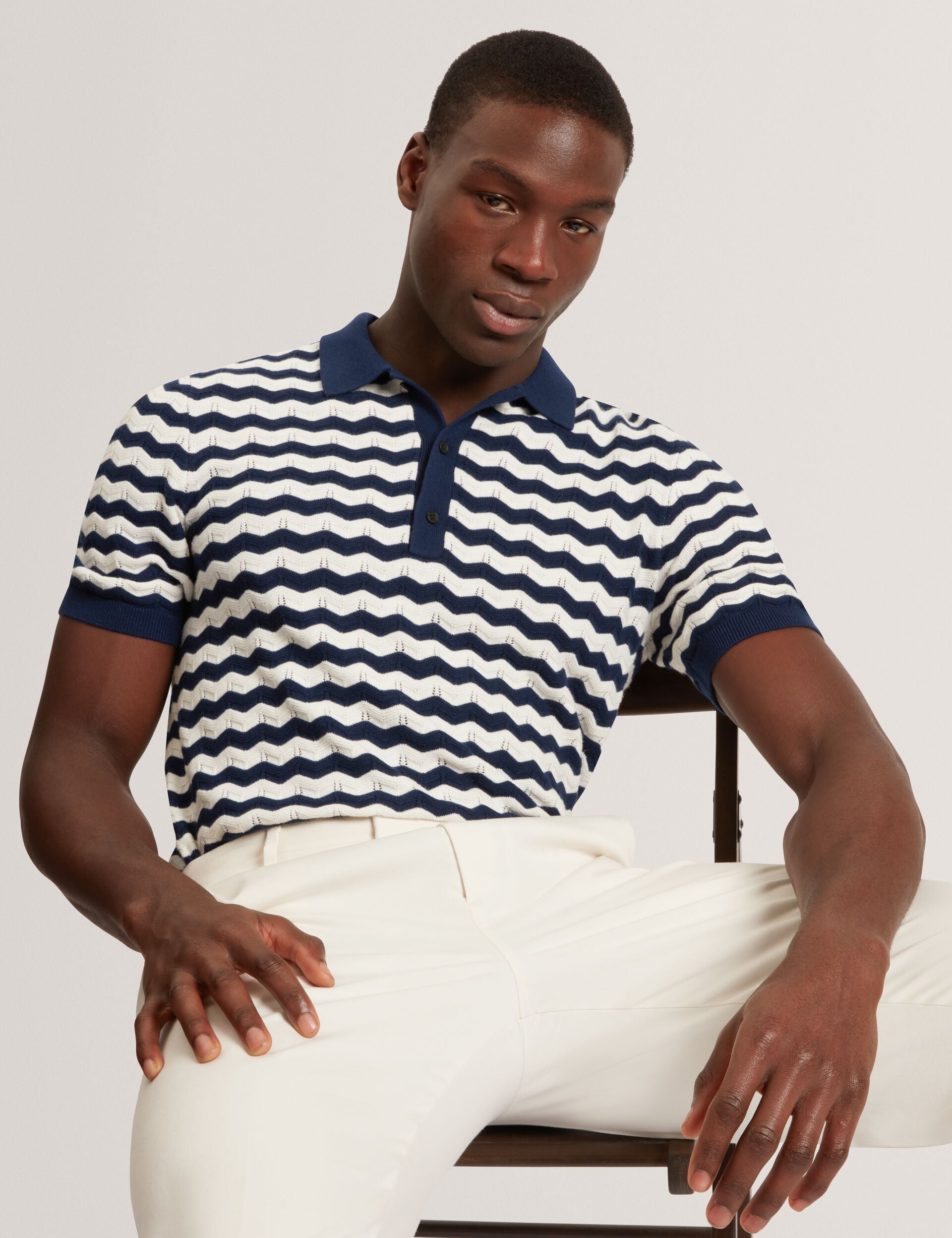 トップス ERNEST W. BAKER PIN STRIPE POLO Dark Blue Textured Stripe Open Neck Knitted Polo Shirt | Ruzza