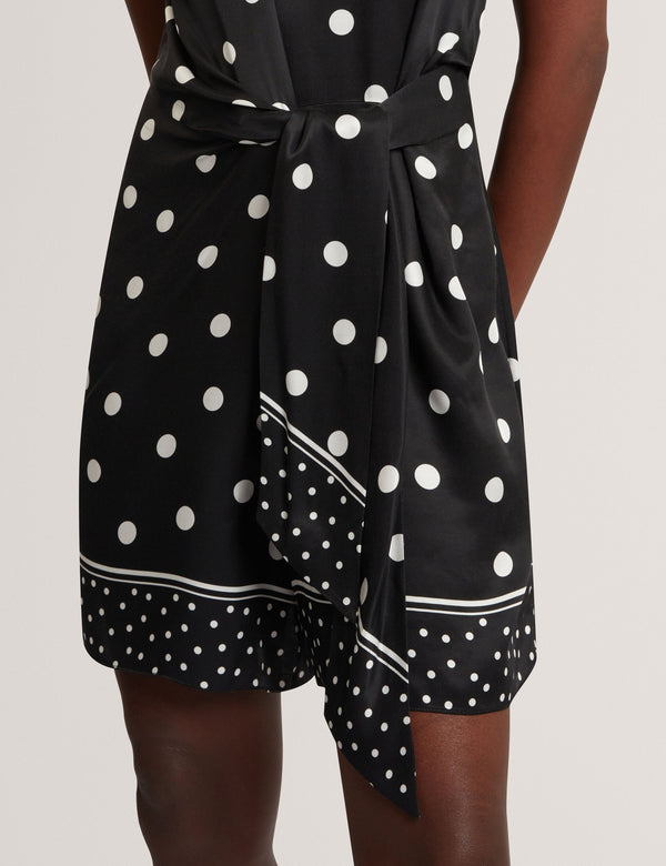 ACIAA | BLACK