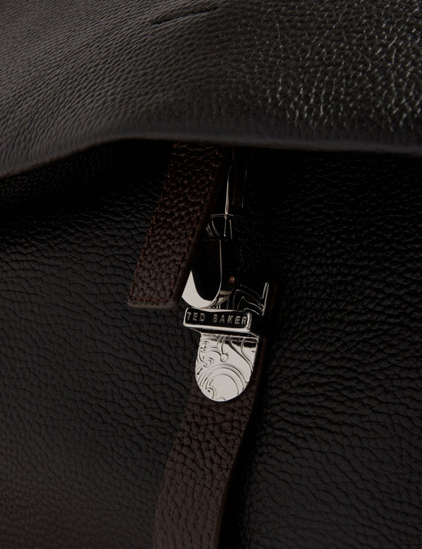JAJA | SCHWARZ