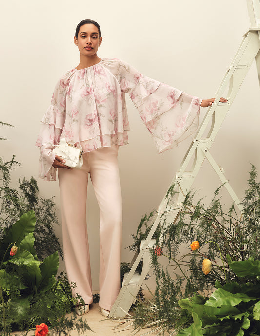 Ted Baker 薄いピンク 刺繍ドレス Ted Baker Spring 2026 Lookbook | Shop the New Collection