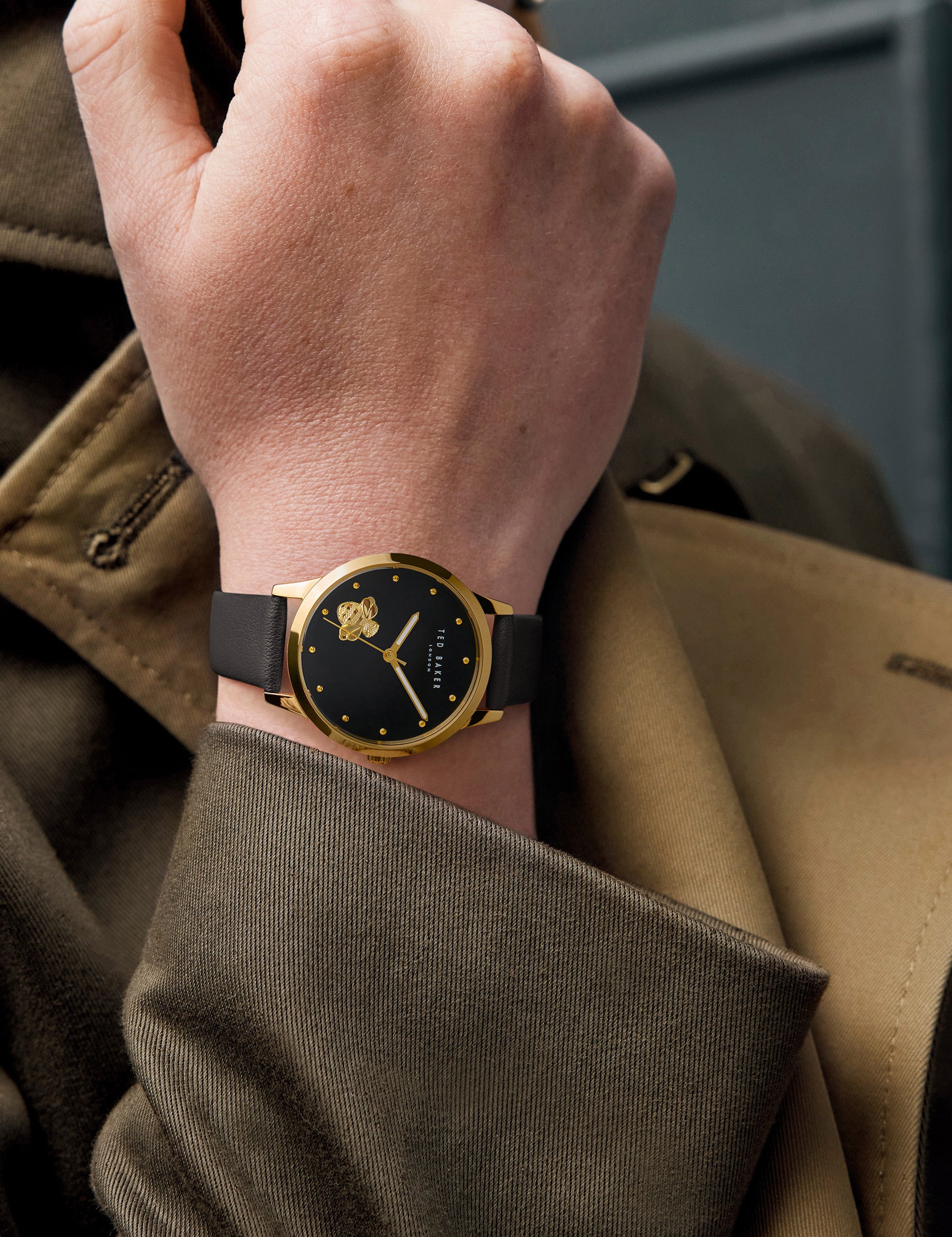 テッドベーカー フィッツロビア バンブルビー ステンレススチール ブレスレットウォッチ (モデル:BKPFZF2089I), シルバー, 34mm F テッドベーカー フィッツロビア バンブルビー ステンレススチール