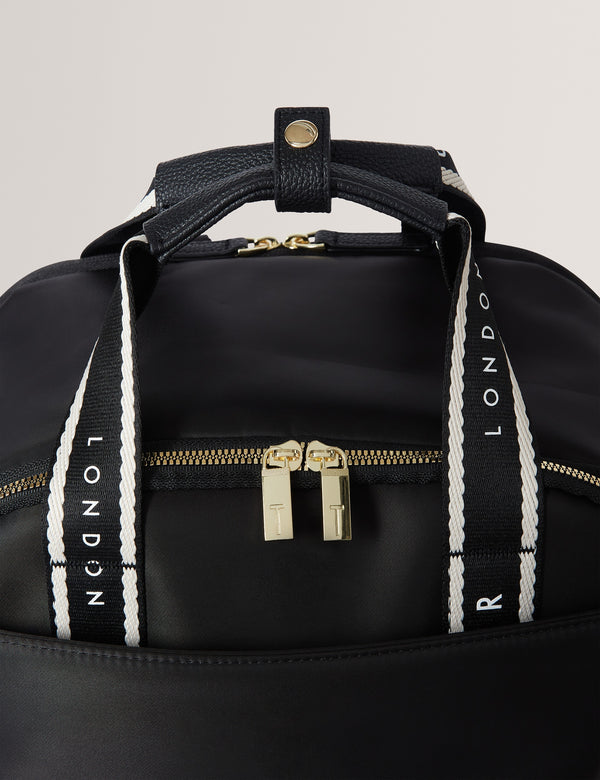 ICONTRAVELB | BLACK