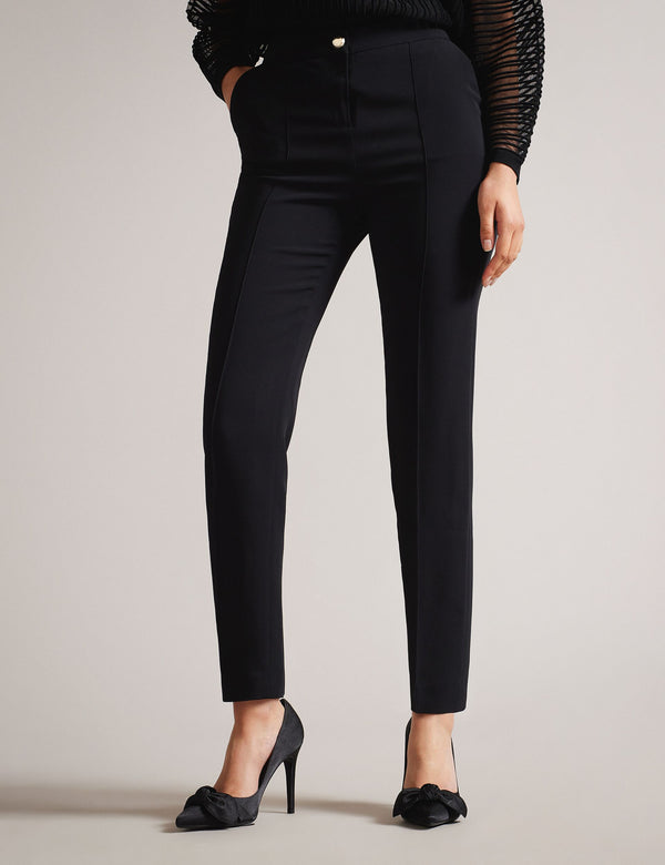 RAEET | BLACK