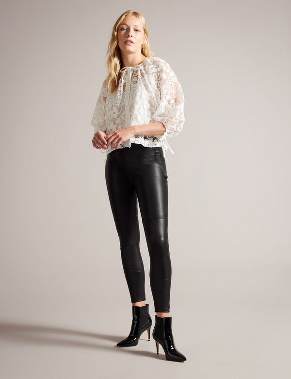 GILLOU | WHITE