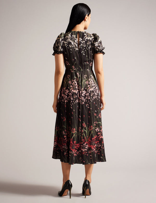ZAHRRIA | BLACK