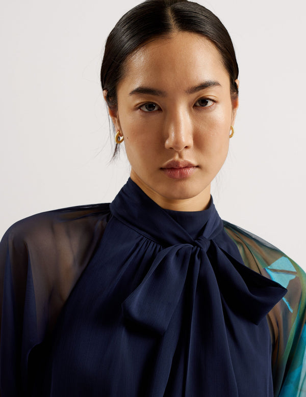 MANAMI | NAVY