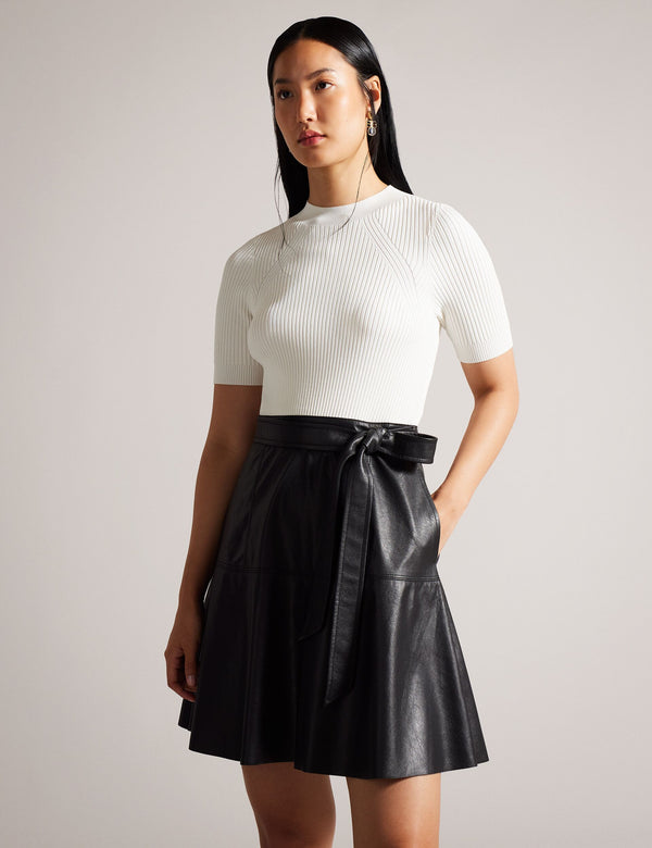 OLIYIA | BLACK