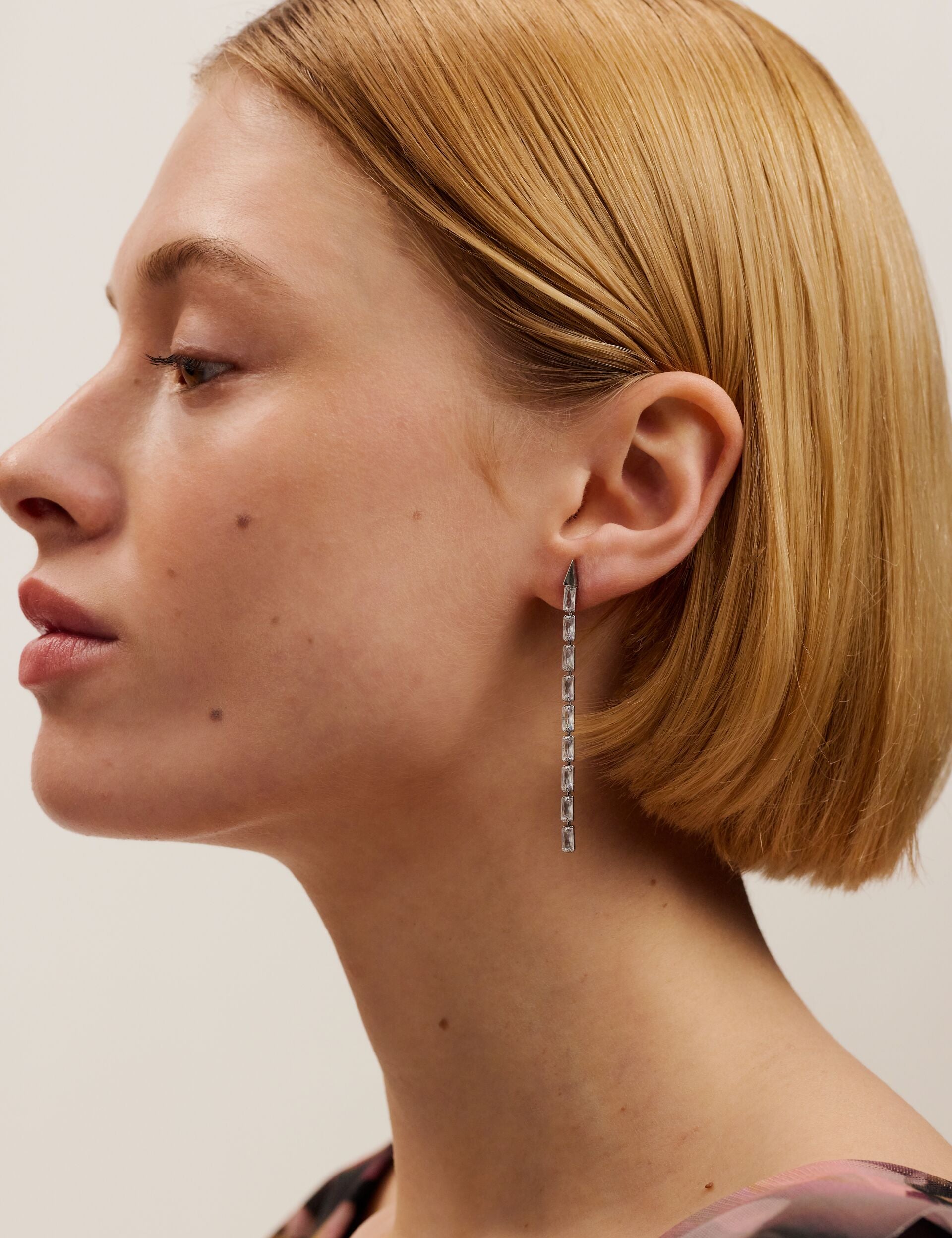 TED BAKER ISALIE Baguette Crystal Long Drop Earrings - TBJ3781-01-02 CASIO TED BAKER ISALIE Baguette Crystal Long Drop Earrings - TBJ3781-01-02 CASIO