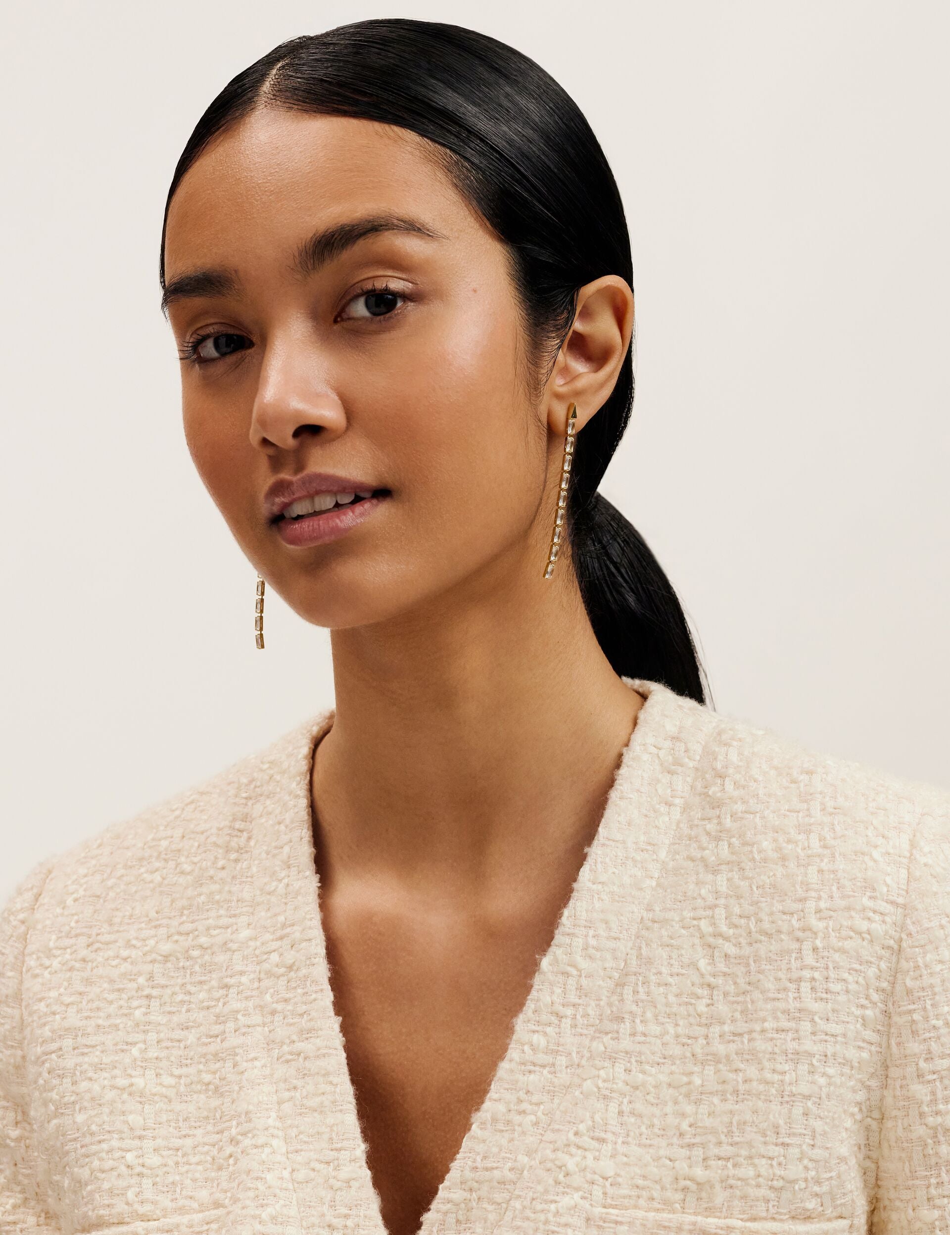 TED BAKER ISALIE Baguette Crystal Long Drop Earrings - TBJ3781-02-02 CASIO TED BAKER ISALIE Baguette Crystal Long Drop Earrings - TBJ3781-02-02 CASIO