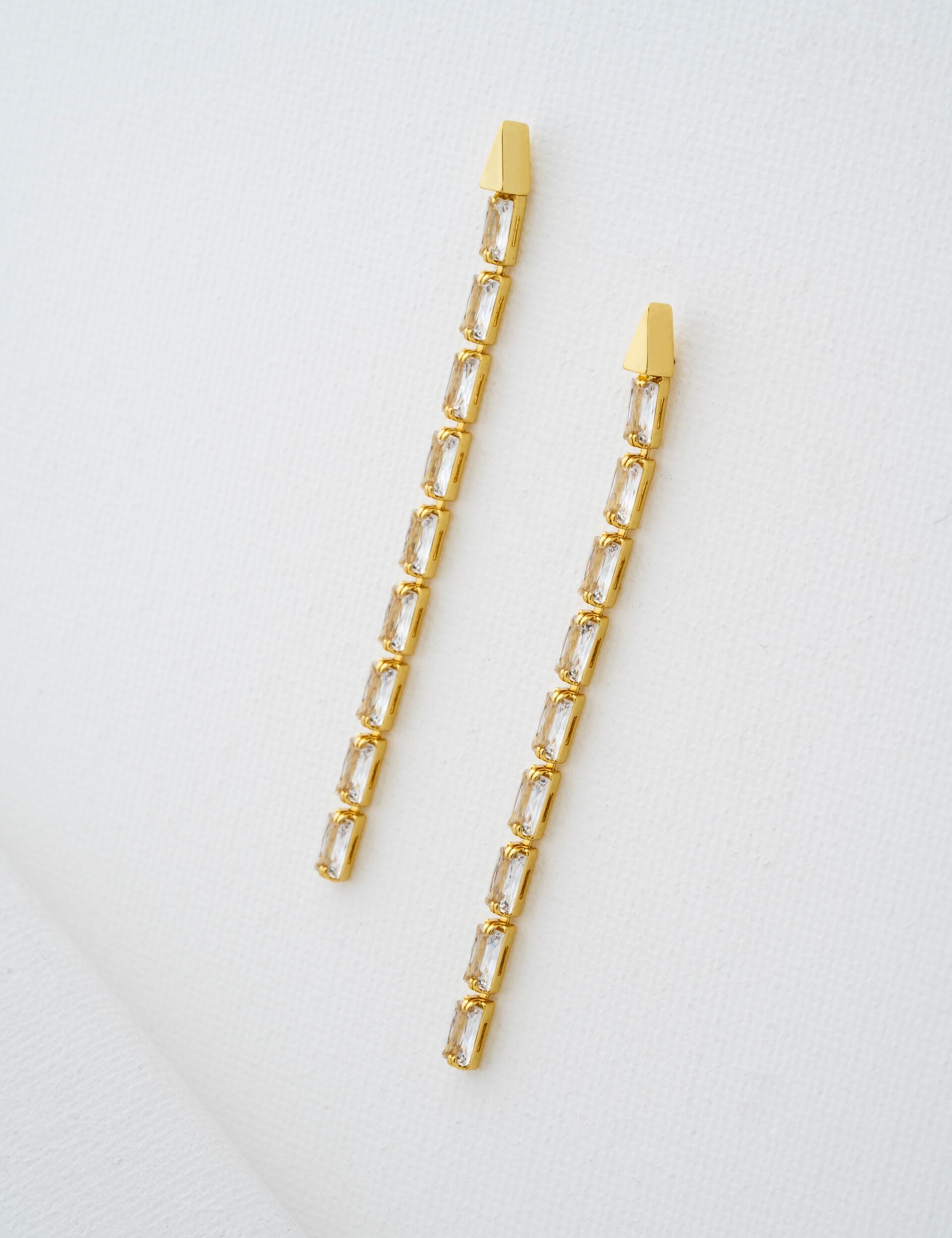 TED BAKER ISALIE Baguette Crystal Long Drop Earrings - TBJ3781-02-02 CASIO TED BAKER ISALIE Baguette Crystal Long Drop Earrings - TBJ3781-02-02 CASIO