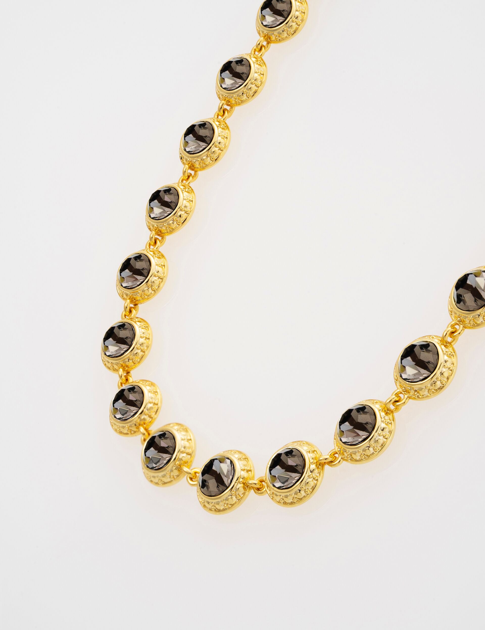 SOLANNA – Solitaire Sparkle Crystal Chain Necklace
